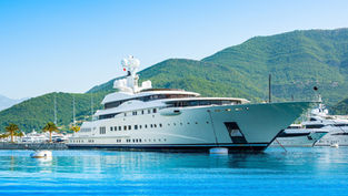 How do I apply for a job on a yacht?