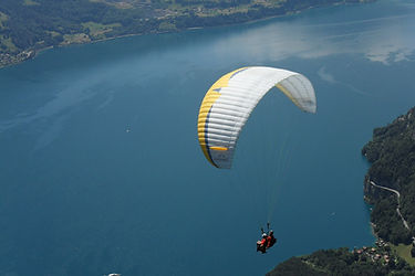 How to book a tandem paragliding flight in Interlaken