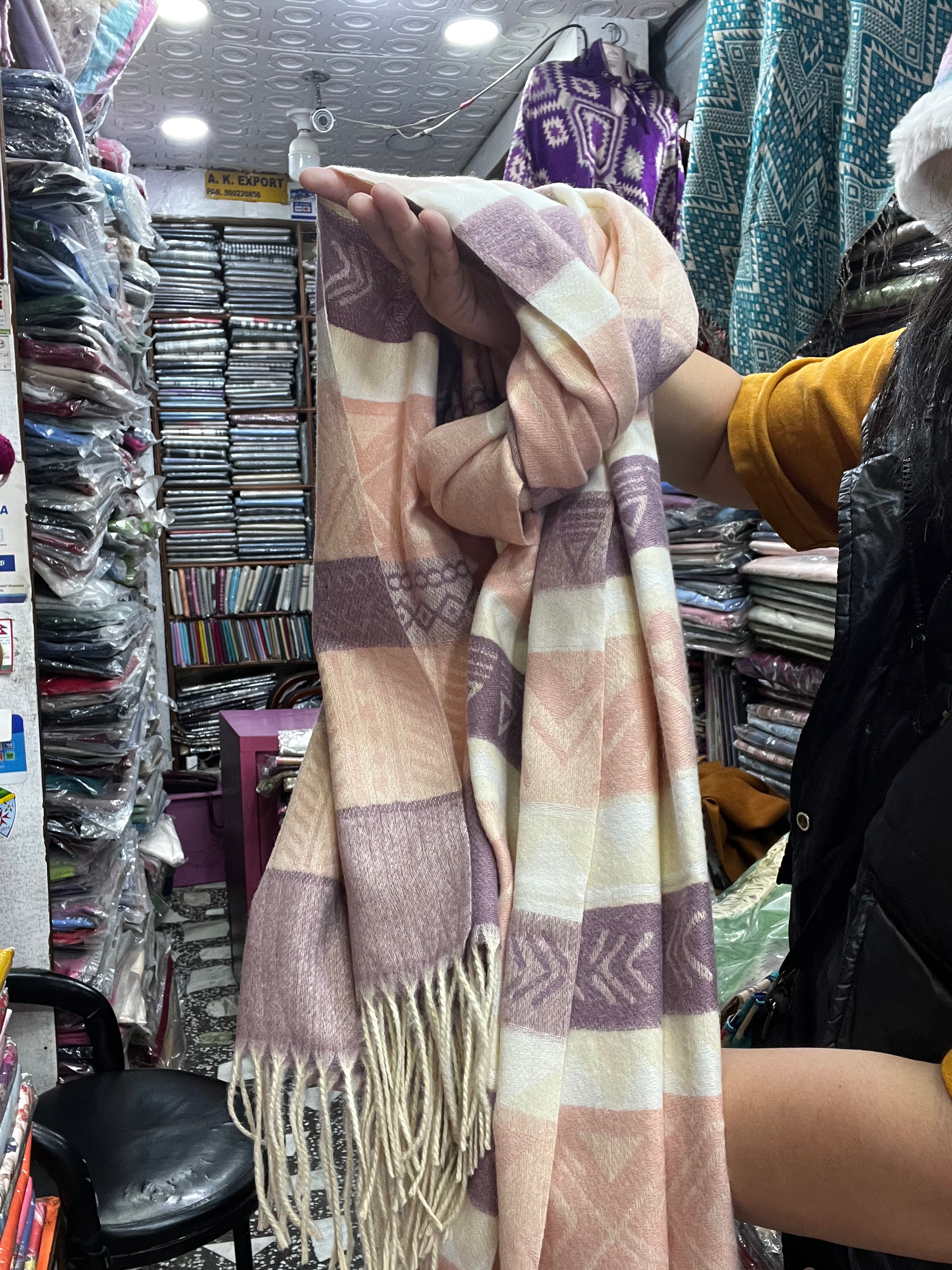 12 /3.花紋Cashmere （17-24/11/2025限定） 180cm X70cm