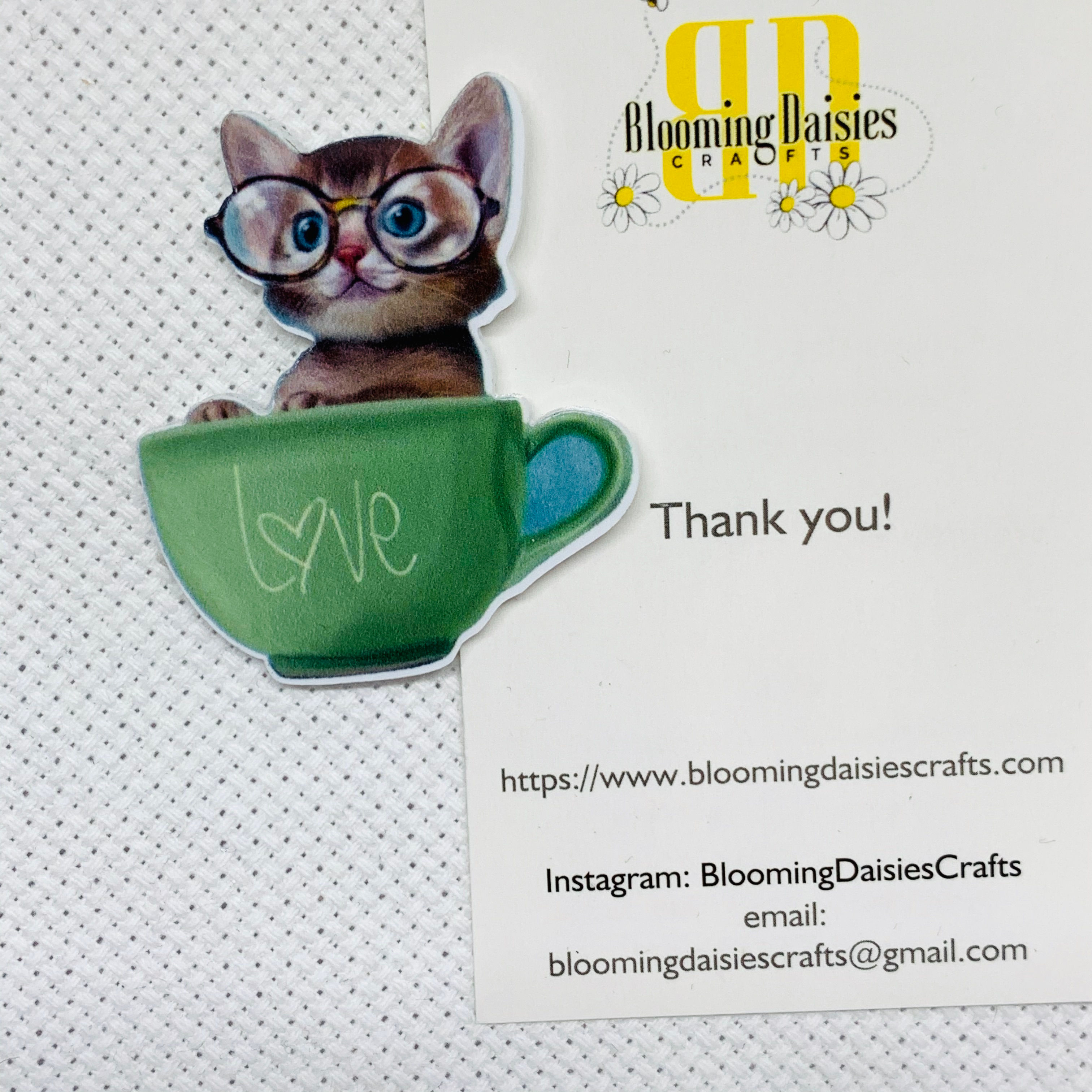 Kitty in Teacup Needle Minder