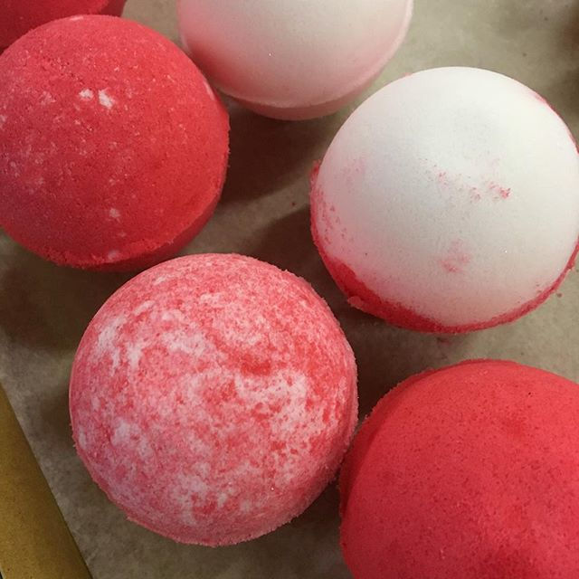 Thumbnail: Hands-On Bath Bomb Class (40-60 min)