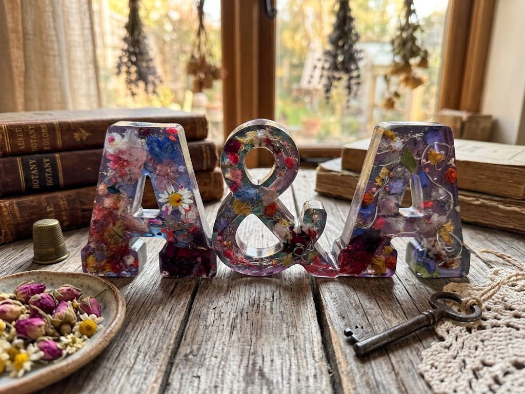 Personalised Resin Letter Light | Dried Flower Letter Lamp