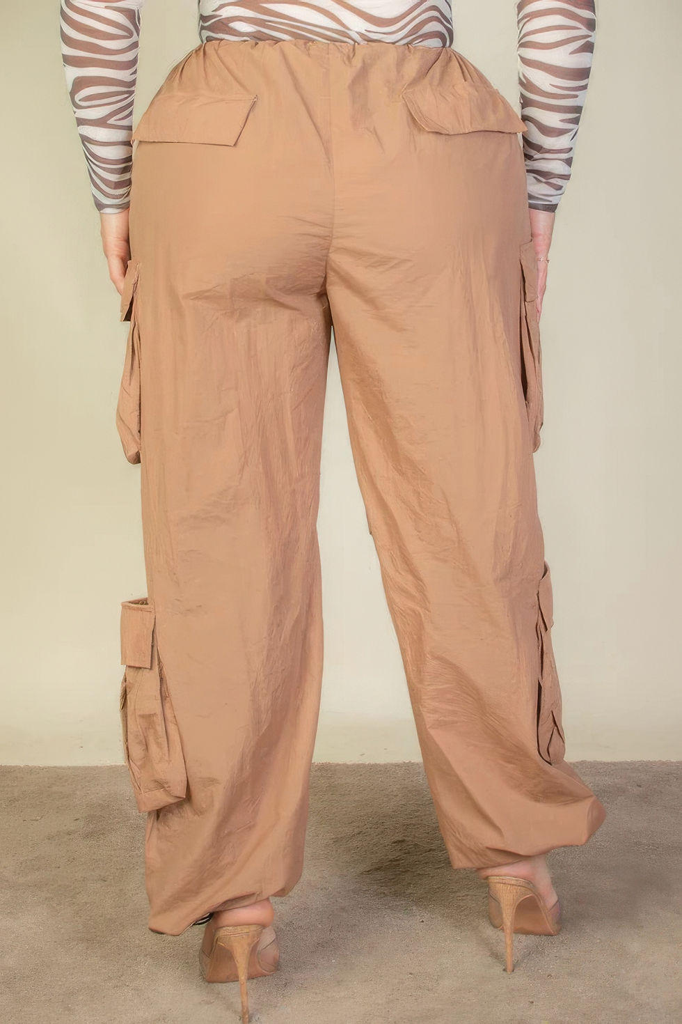 Thumbnail: Plus Size Flap Pockets Drawstring Ruched Parachute Pants