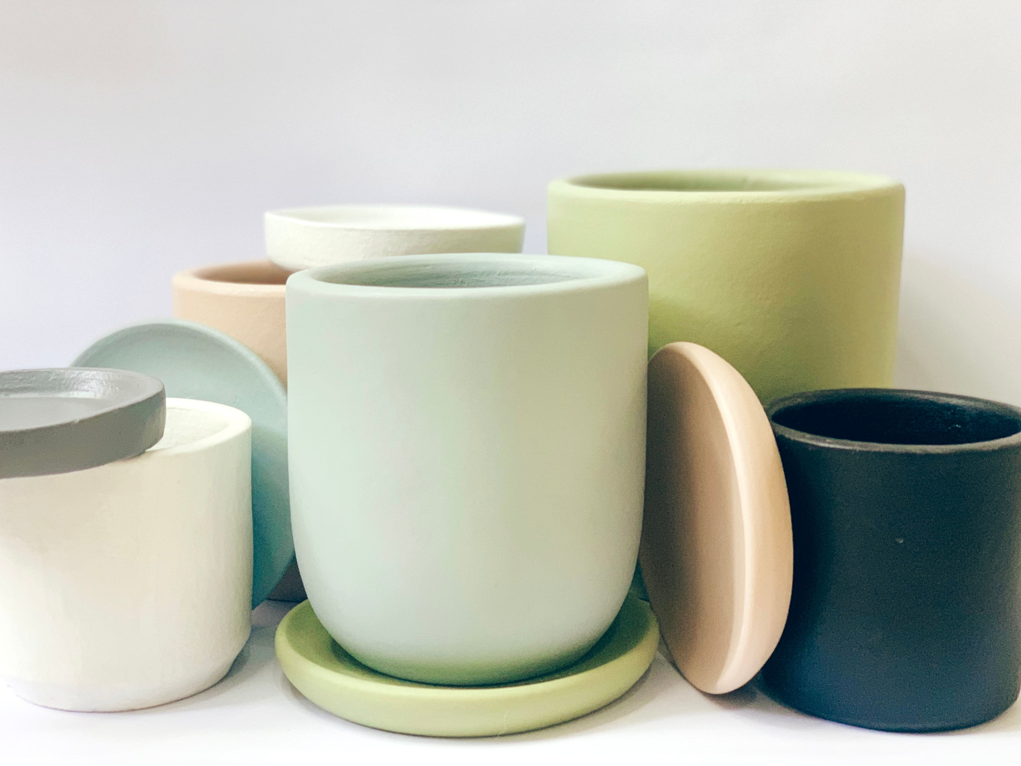 U-Shaped Classic Pot