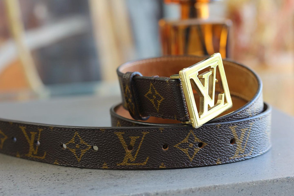 Louis Vuitton ベルト穴開け修理（埼玉 大宮 VIVOshoesalon 郵送可・他