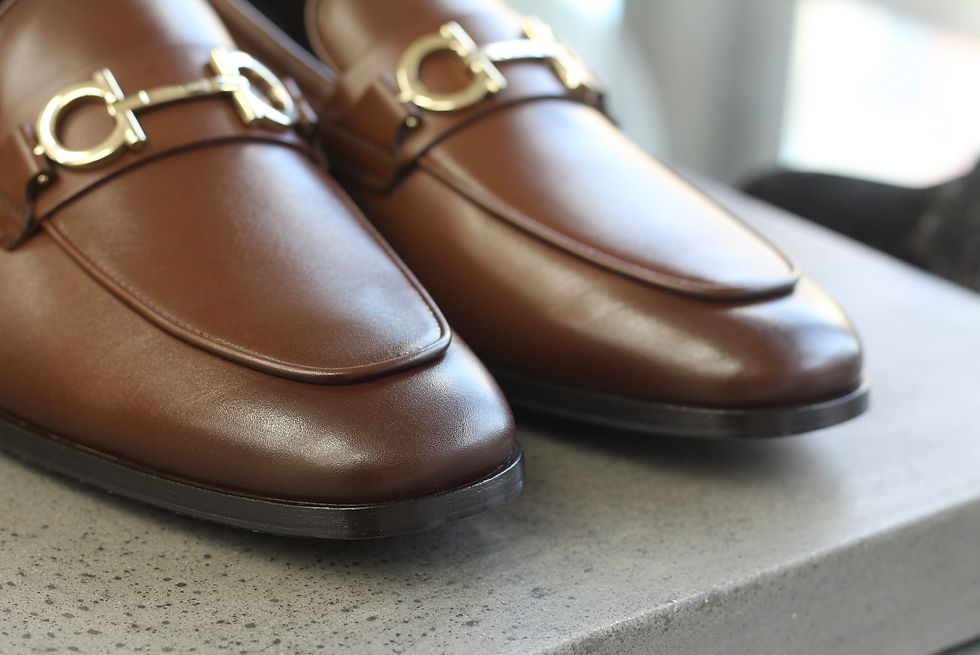 Salvatore Ferragamo革靴のミシュランハーフラバーと台形スチール取付後の写真。
