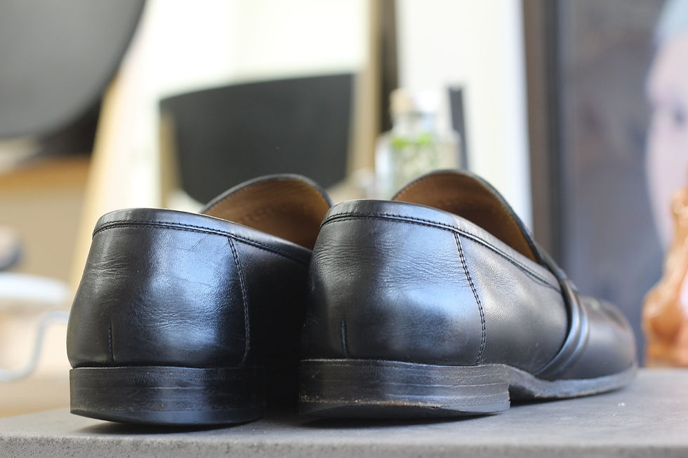 Louis Vuitton ヴィトンのドレスシューズのオールソール交換事例。Dainiteソール仕様で補強されたアウトソール。