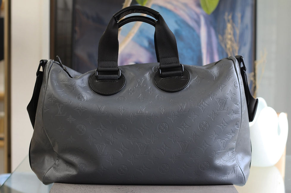 Louis Vuitton ボストンバッグを黒からグレーにリカラーし、クリーニングと補修を施した仕上がり写真