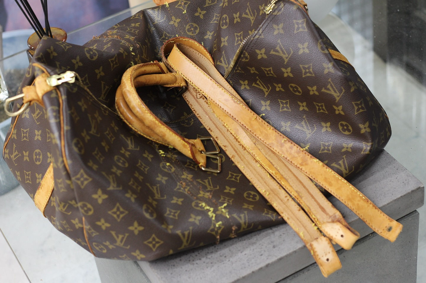 Louis Vuitton ボストンバッグ レザーパーツ交換＋補強修理（埼玉 大宮