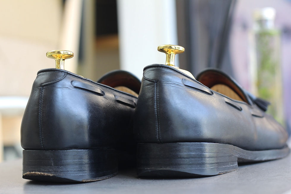 クロケット&ジョーンズの革靴。オールソール交換、ミシュランハーフラバー、スチール補強を組み合わせて修理した施工例。