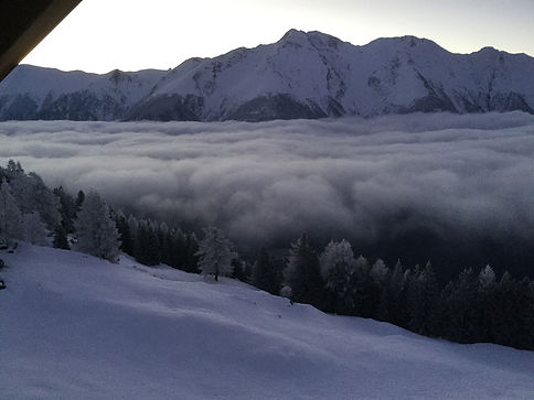 Eingebettet in Wolken