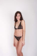 Brassière soutien-gorge sans armatures en dentelle de Calais noire Éternel Éphémère