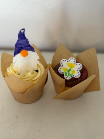 Gnome themed cupcakes