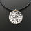 Miniature : Collier pendentif rond aux motifs abstraits Noir et blanc
