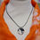 Miniature : Collier pendentif rond motif Geisha - Fimo