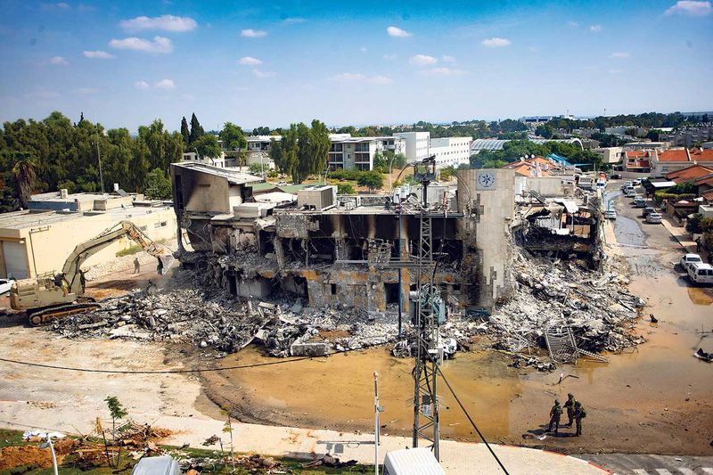 משטרת שדרות אחרי הקרב צילום גיל נחושתן