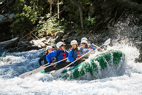 ABD - Wyoming - Guests White Water Rafting.jpg