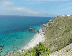 spiaggia_bianca_e_fondale_tropea.jpg