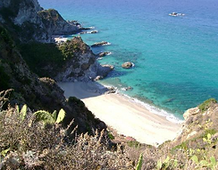 spiaggia_bianca_e_fondale_tropea.jpg