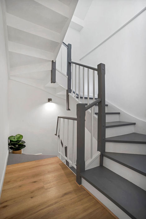 Home staging Caxias - escadas sotão moradia T3+1 três pisos estrutura Little Details