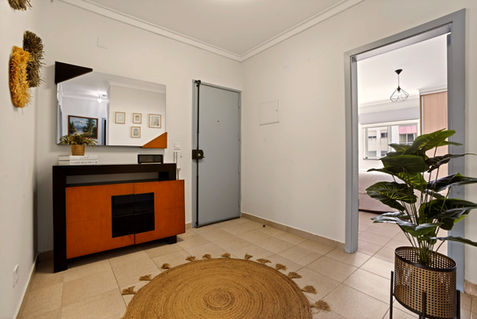 Home staging Entrada apartamento T2 Alverca, Vila Franca de Xira - valorização imobiliária