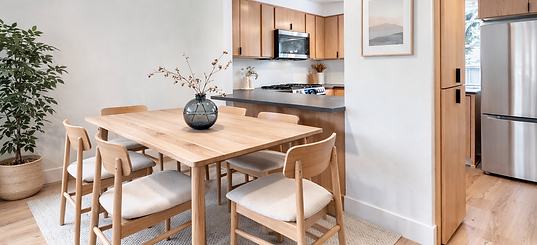 kitchen_blueVase.png