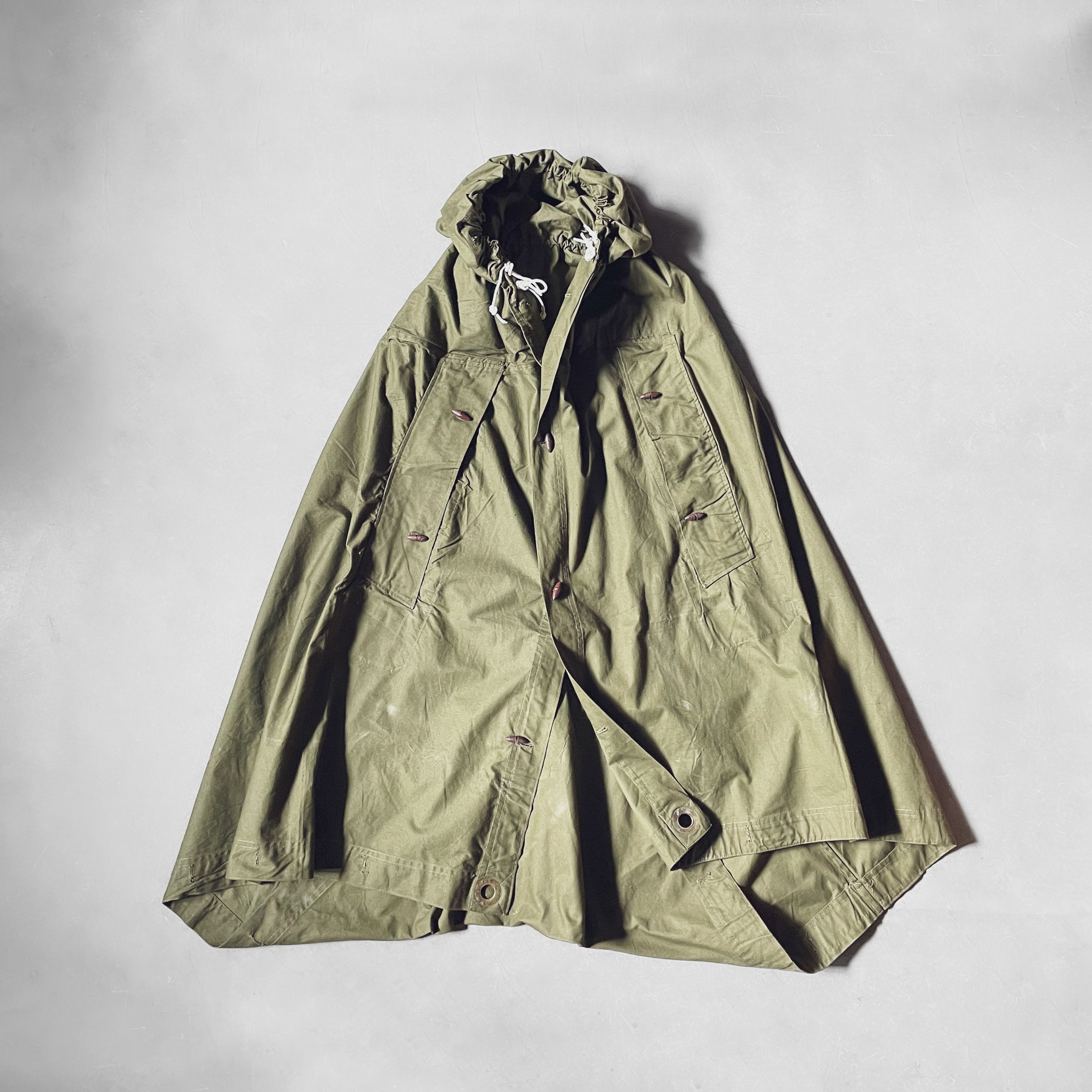 ROMANIA VINTAGE / Tento Poncho : Dead stock　ルーマニア軍 / テントポンチョ : デッドストック