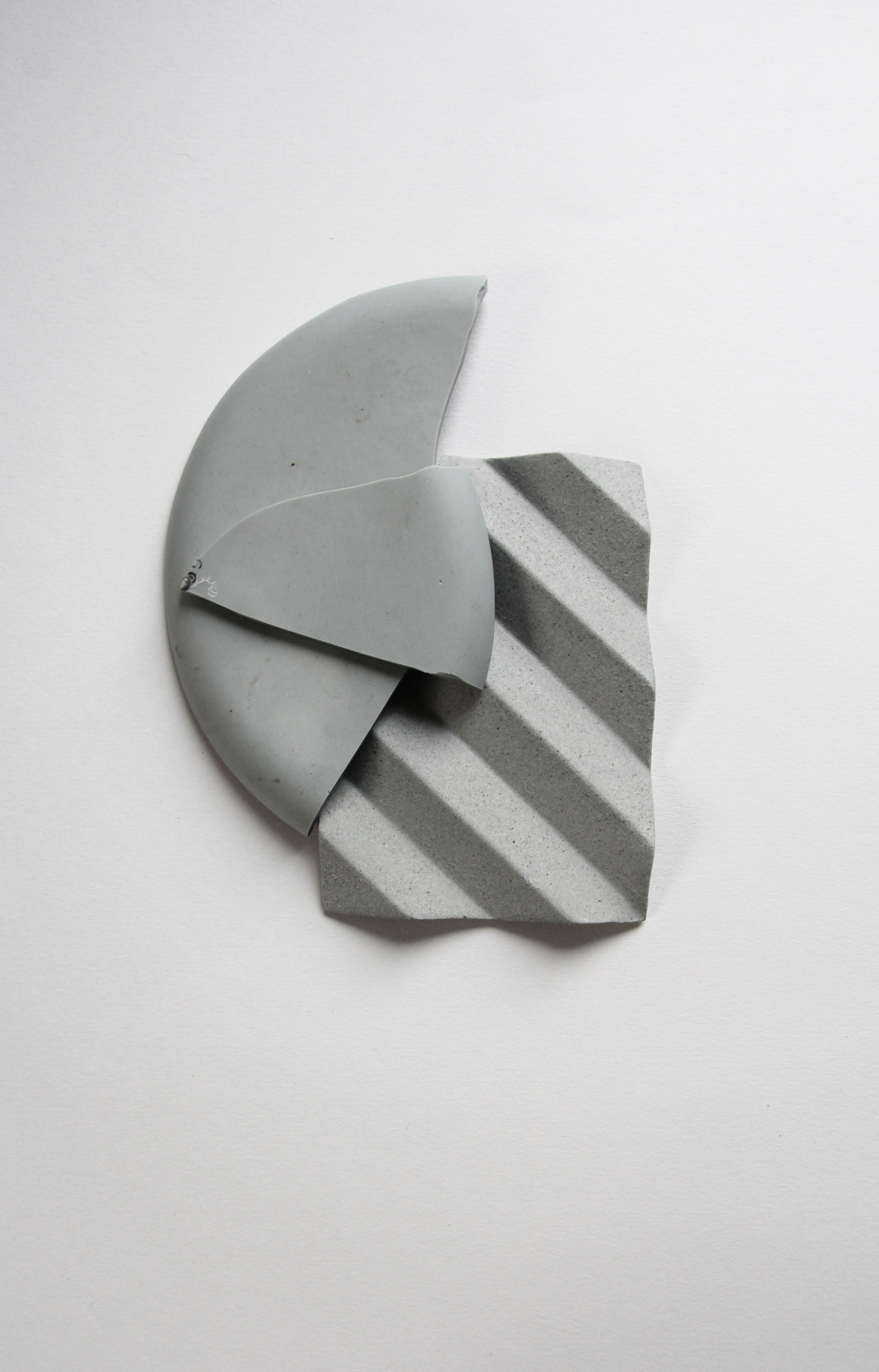 Recycled porcelain soap dish