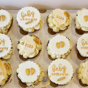 bay shower cupcakes 3.jpg