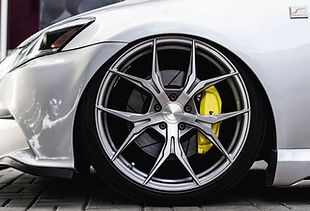 自動車に関連する情報の提供 及び仲介・アクセサリー販売