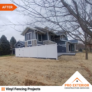 Vinyl fence installation in Cedar Rapids, Iowa