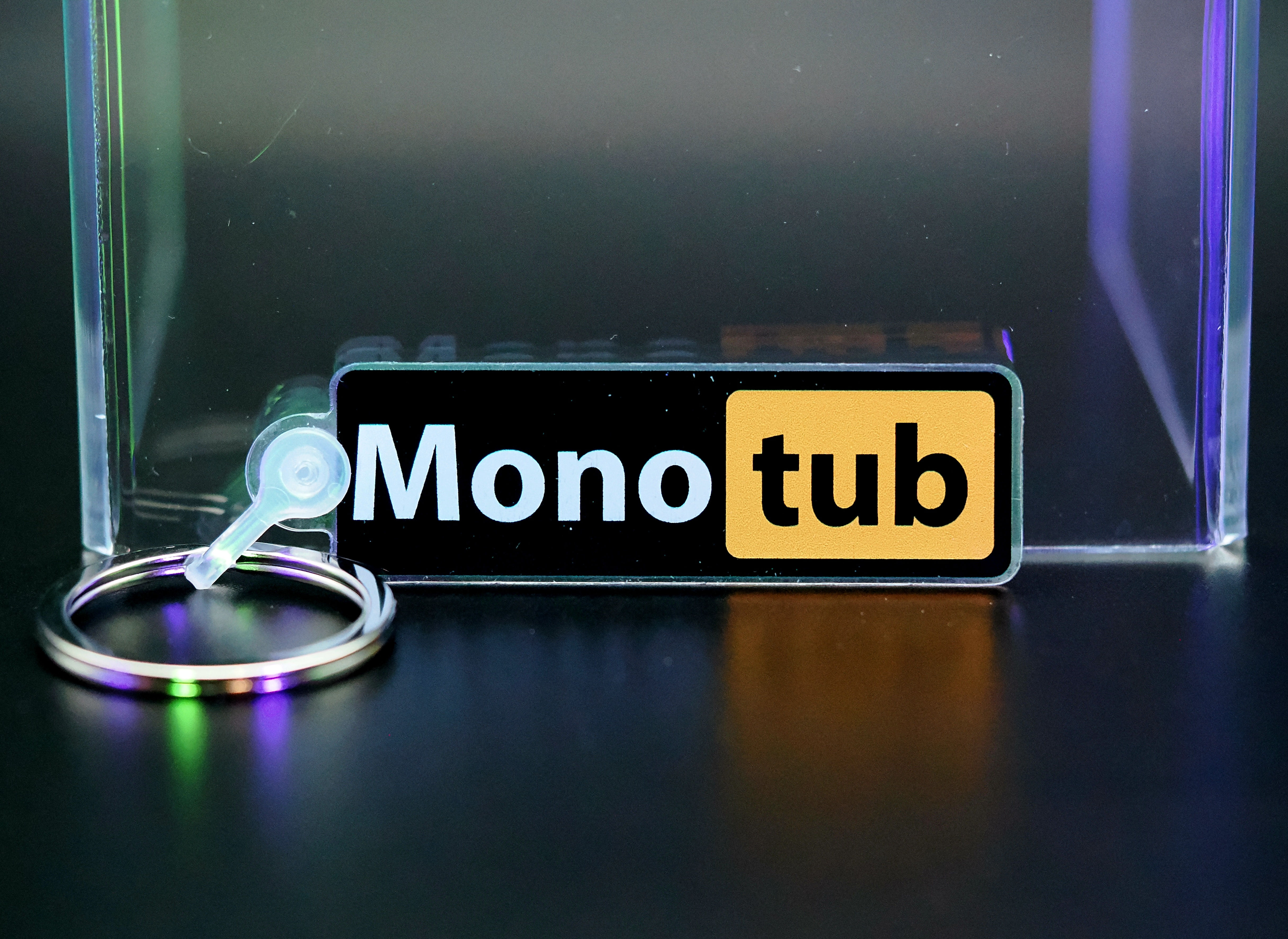Monotub 2" Acrylic Keychain