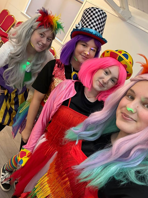 Circus children's entertainer, mini disco Liverpool, Children's facepainting birthdays Liverpool, Children's events Warrington, St Helens kids party planner