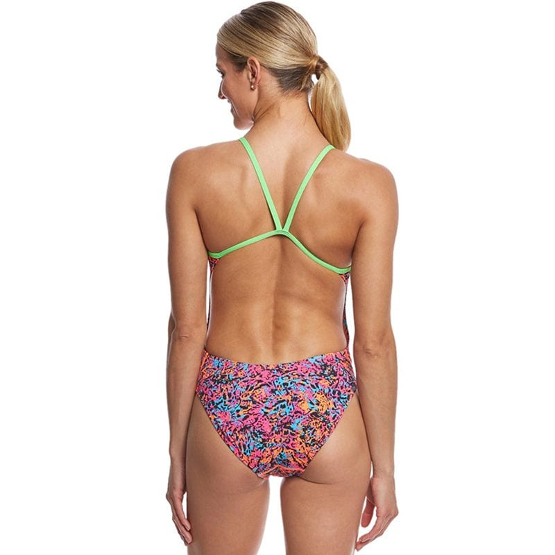 Thumbnail: TYR - Motus Cutoutfit Ladies Swimsuit - PinkMulti