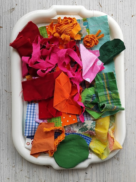 פסולת בד צבעונית מוכנה למחזור