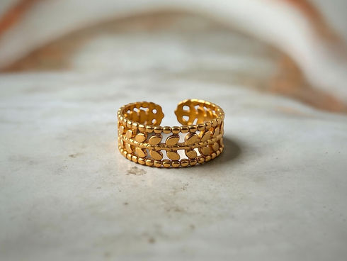 Zoora Leaf Ring
