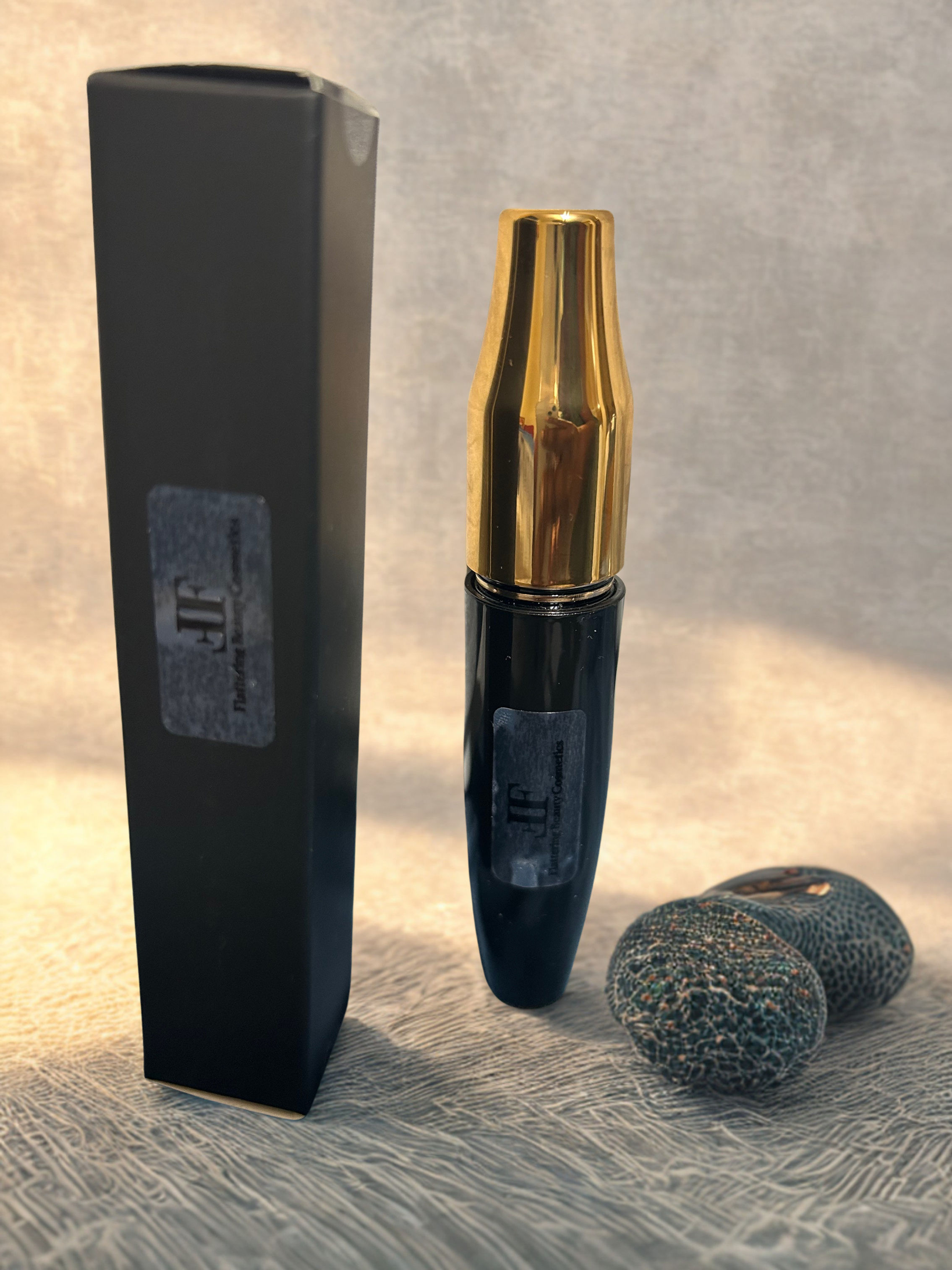 Voluminous Mascara | Flattering Beauty Cosmetics
