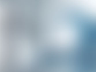 Bagno moderno e luminoso con rubinetto cromato. Una goccia cade dal rubinetto e genera un’onda enorme e realistica che invade la stanza, creando un forte effetto visivo.” Se vuoi, posso anche creare una versione più orientata alla SEO immobiliare.