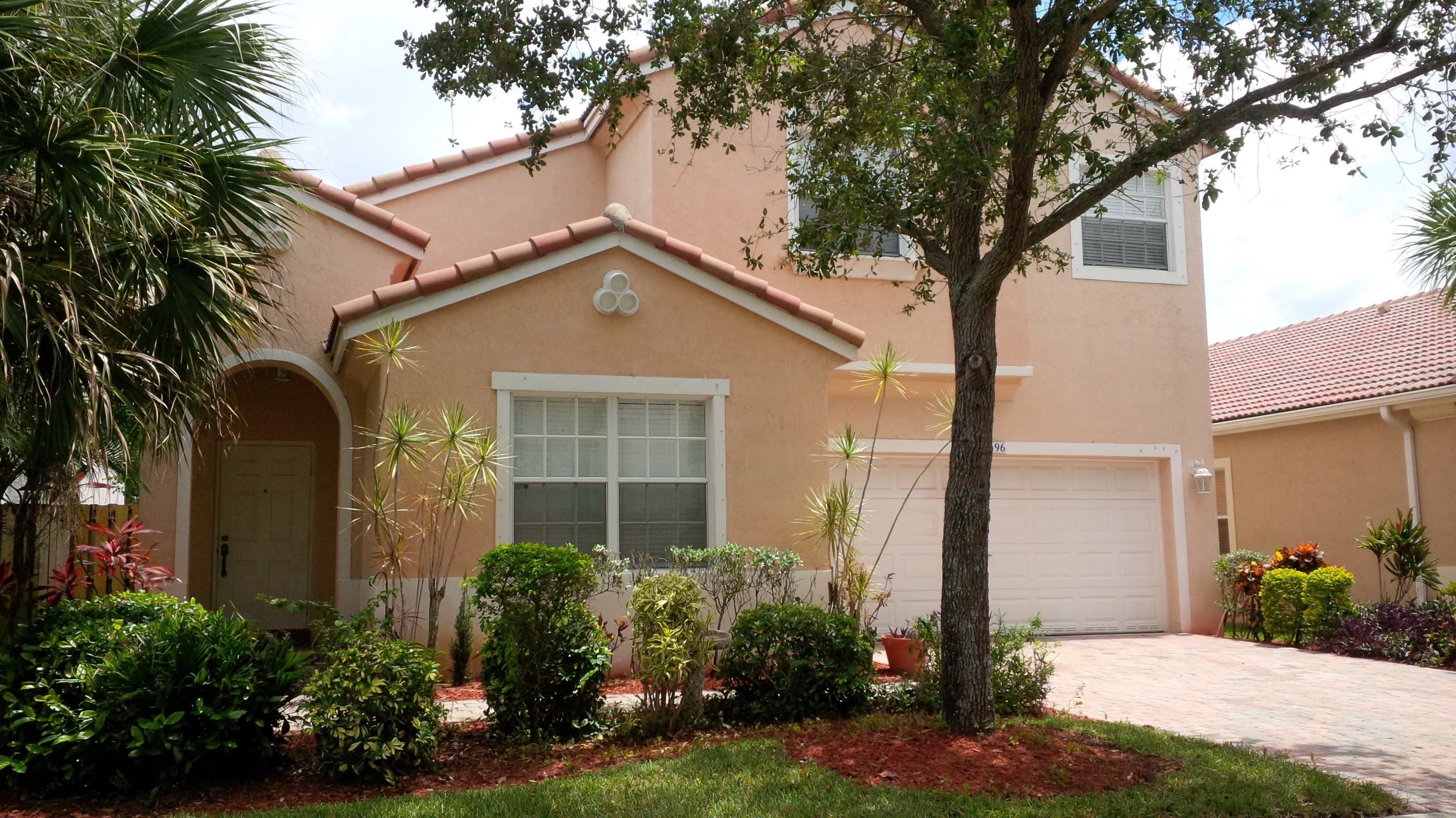 Walnut Creek RE1 pembrokepines