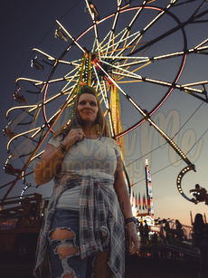 Fun-Filled Photoshoot with Lisa at the Appalachian Fairgrounds