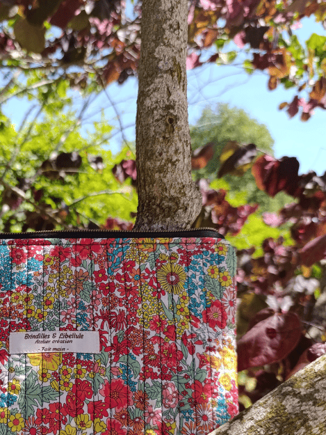 Miniature : Pochette de rangement matelassée en tissu Liberty Margaret Annie Rouge