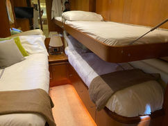 Azimut 85 pies 12.jpeg