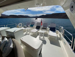 Azimut 85 pies 9.jpeg