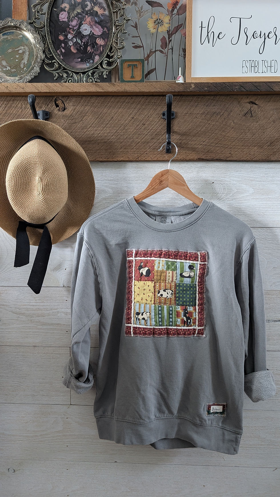Thumbnail: Small • Farm Friends Block Crewneck • Slate