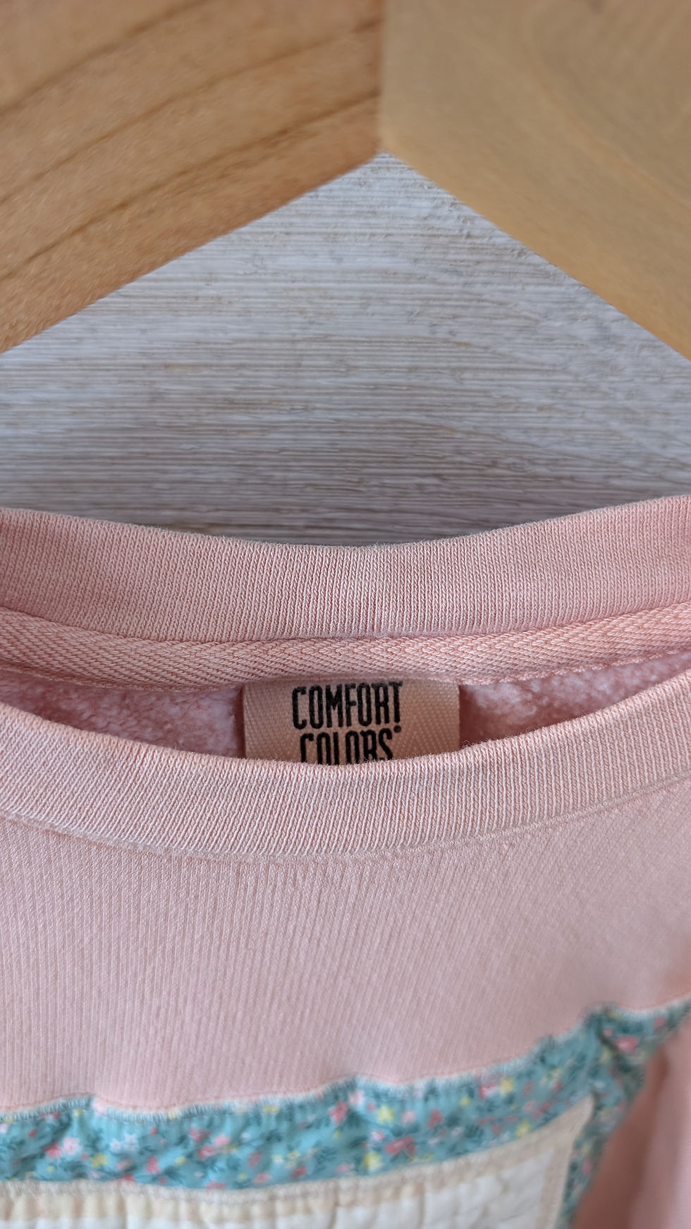 Thumbnail: Large • Cup & Saucer Crewneck • Pink