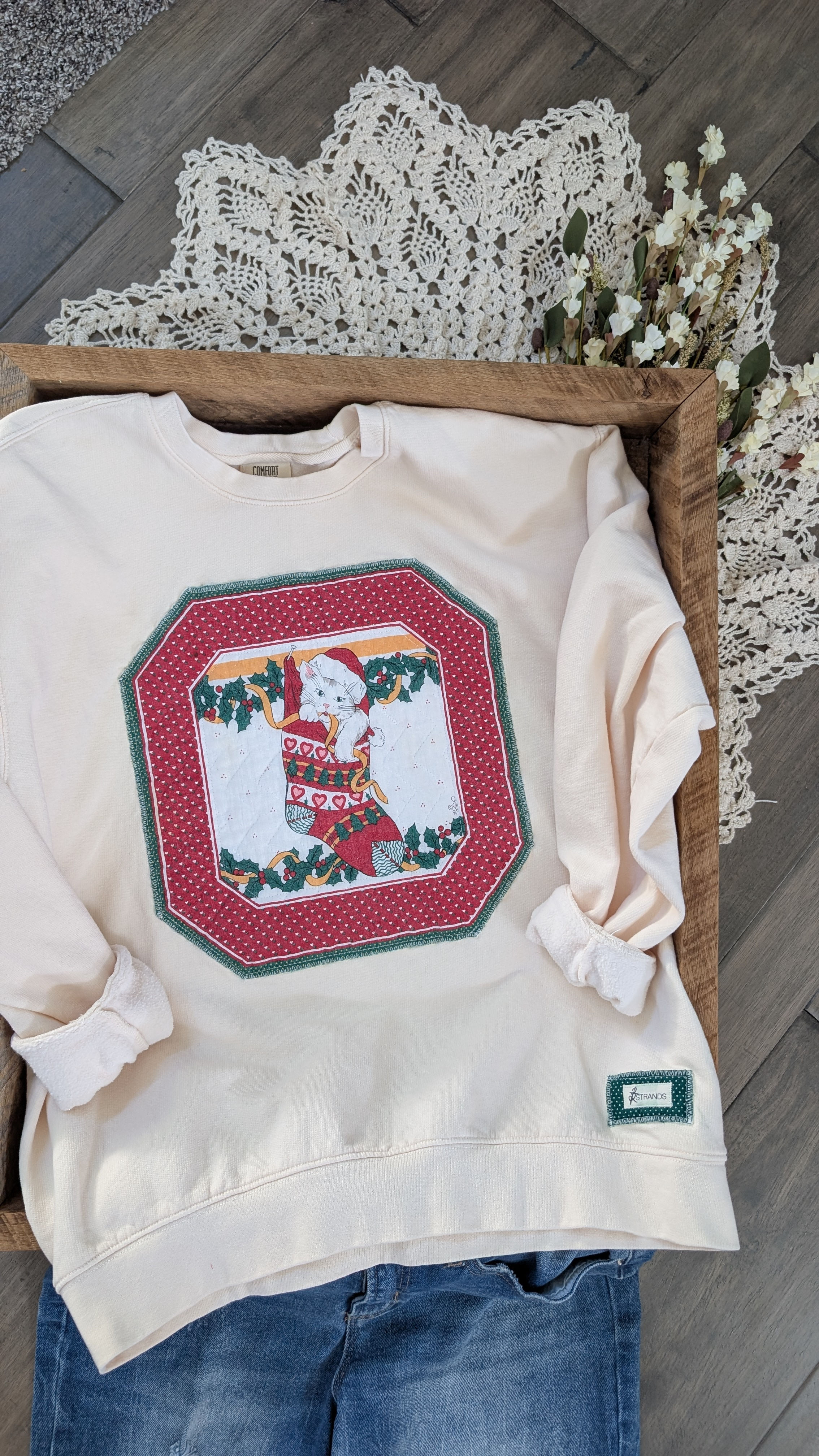 Medium • Christmas Morning Kitten Crewneck • Creamy