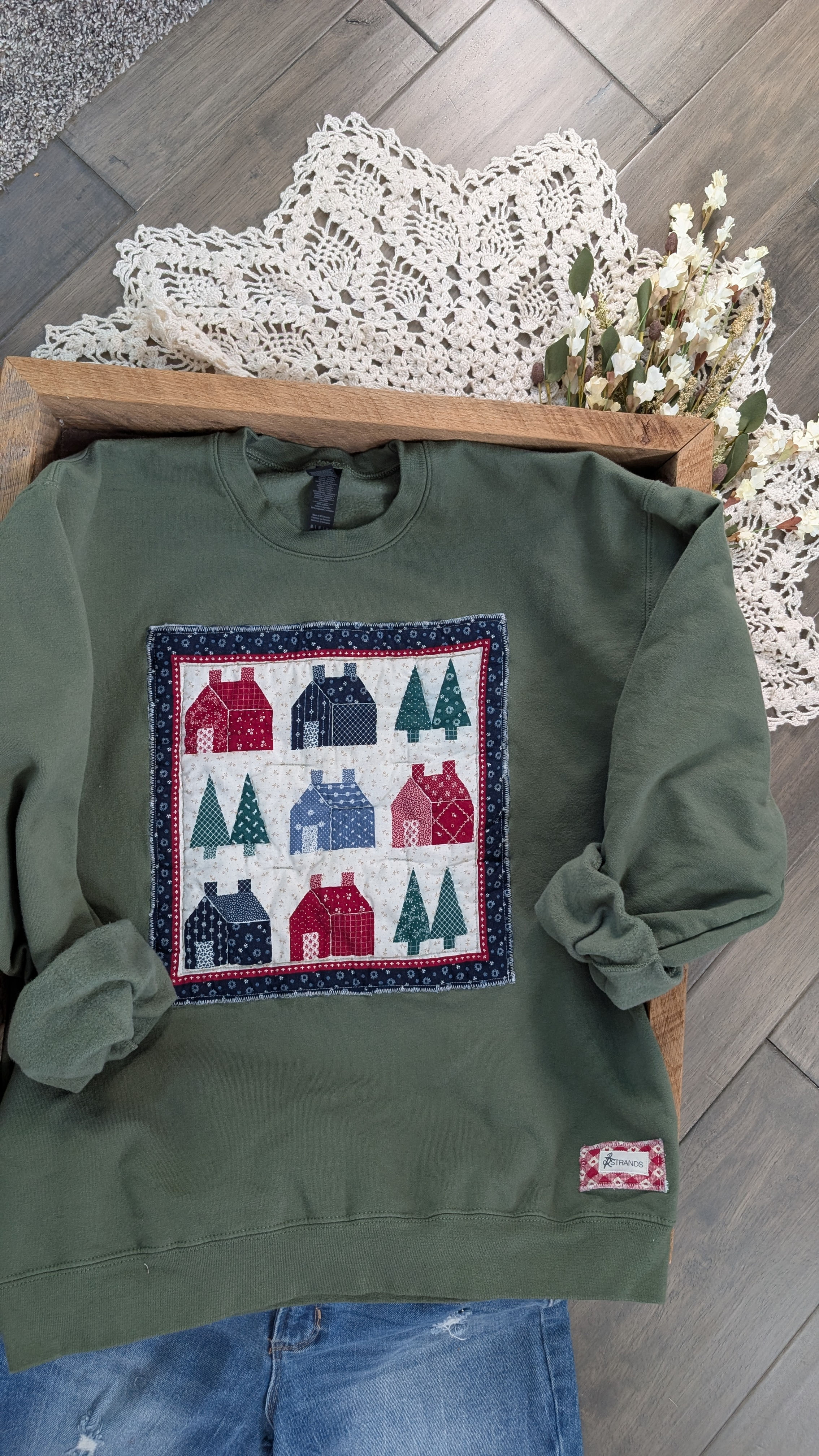 Medium • Christmas Town Crewneck • Forest