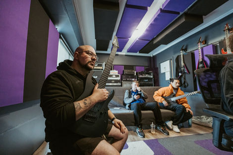 Melbourne Music Photographer. Photography  & videography for bands & artists in the recording studio. 