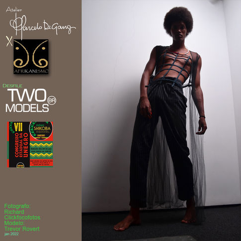 backstage desfile two models jan 22 19.jpg