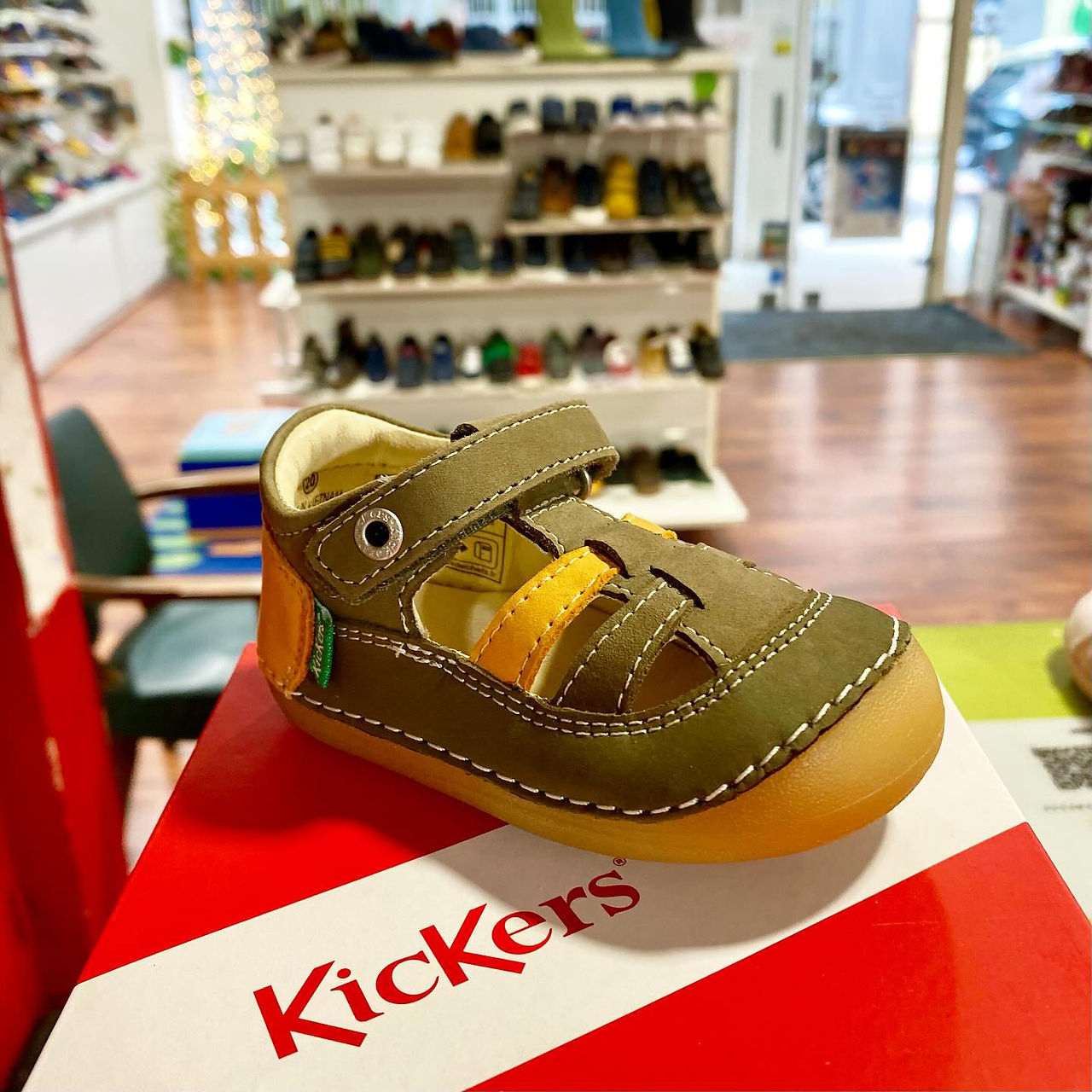 Collection Printemps 2024 de chaussures de la célèbre marque Kickers est enfin disponible chez DKS Grenoble, situé au 15 rue Voltaire !